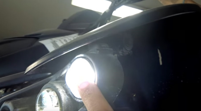 Install additional headlight step17